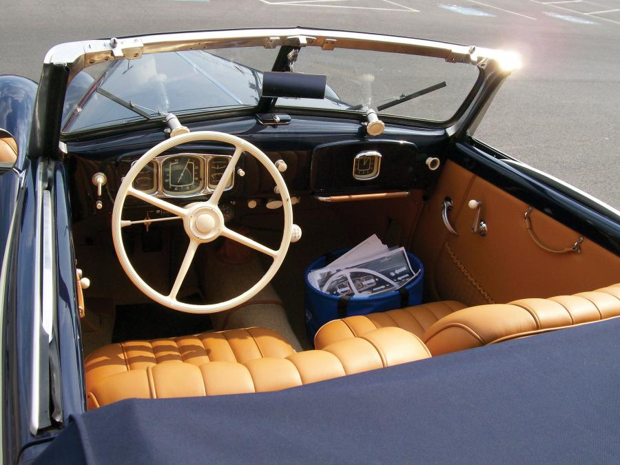  BMW 327/2 Sport Convertible 1953 года  (фото 14 из 17)